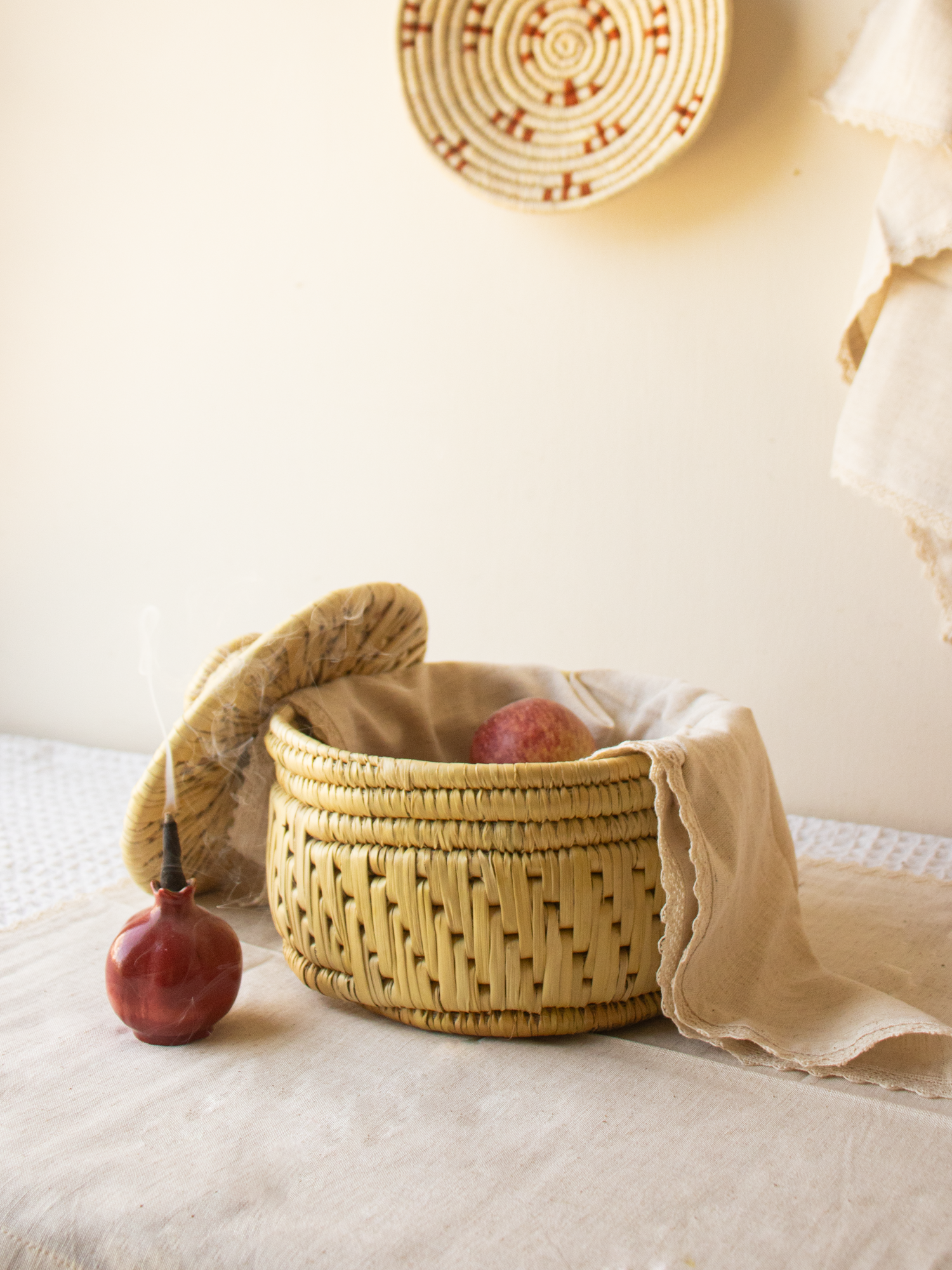 Luna lid basket